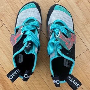 EUC rock climbing shoes